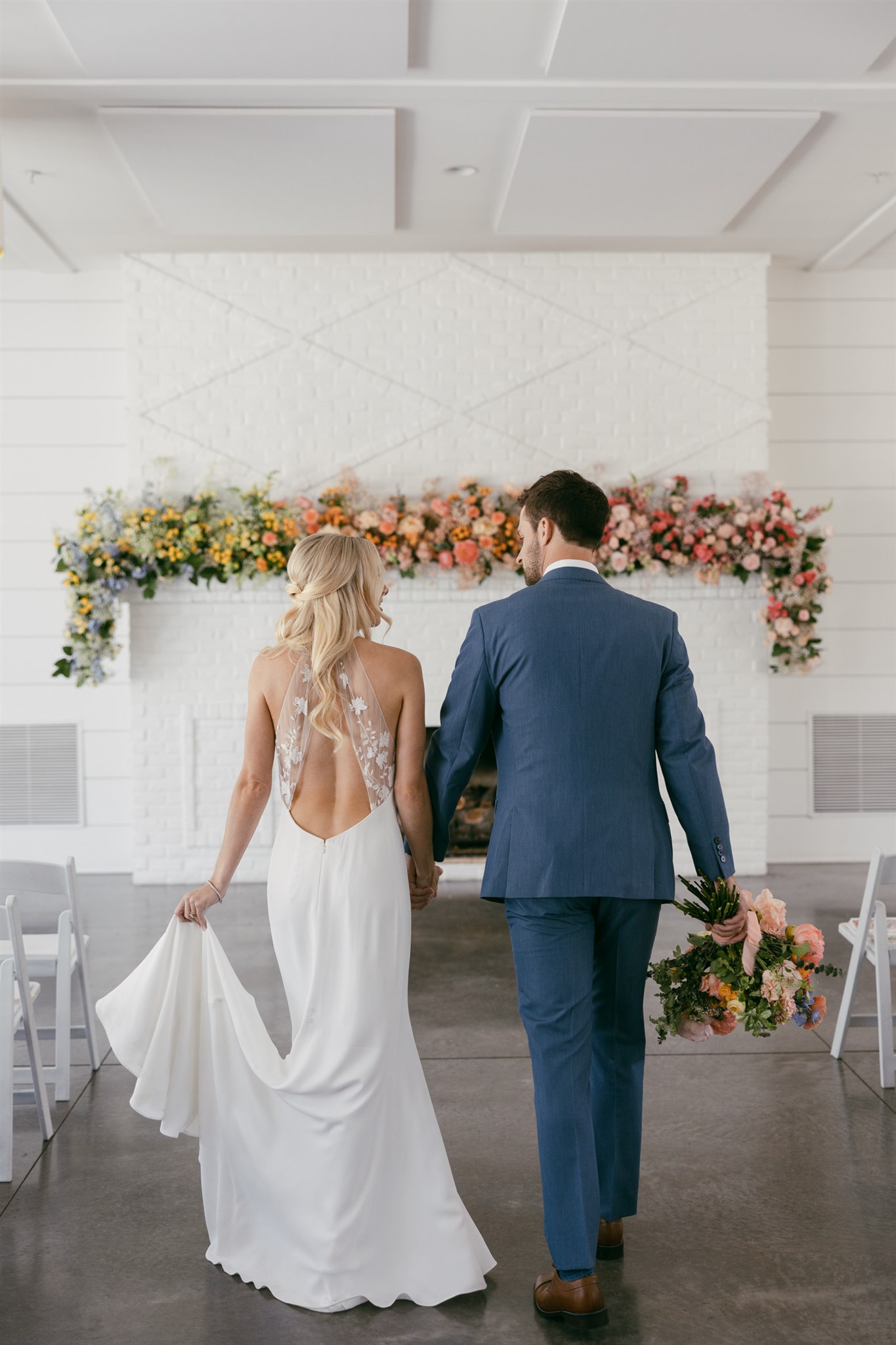 Luxury Hutton House Wedding Minnesota summer colors