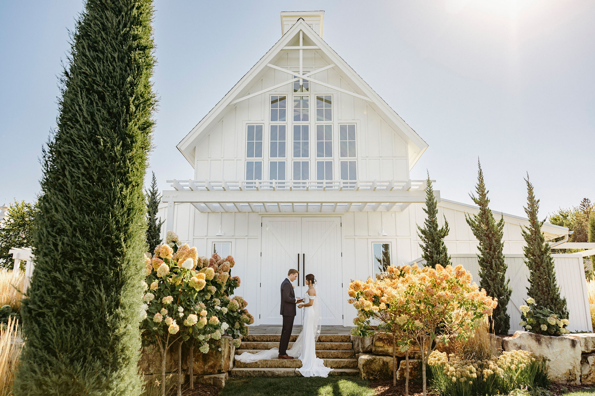 Countryside wedding at Redeemed Farm venue in Scandia