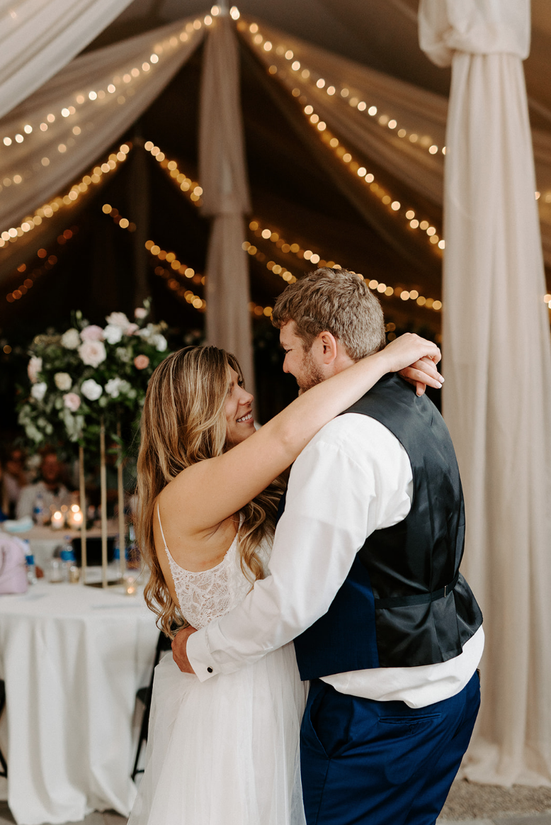 Outdoor wedding at The Gardens of Castle Rock in Minnesota