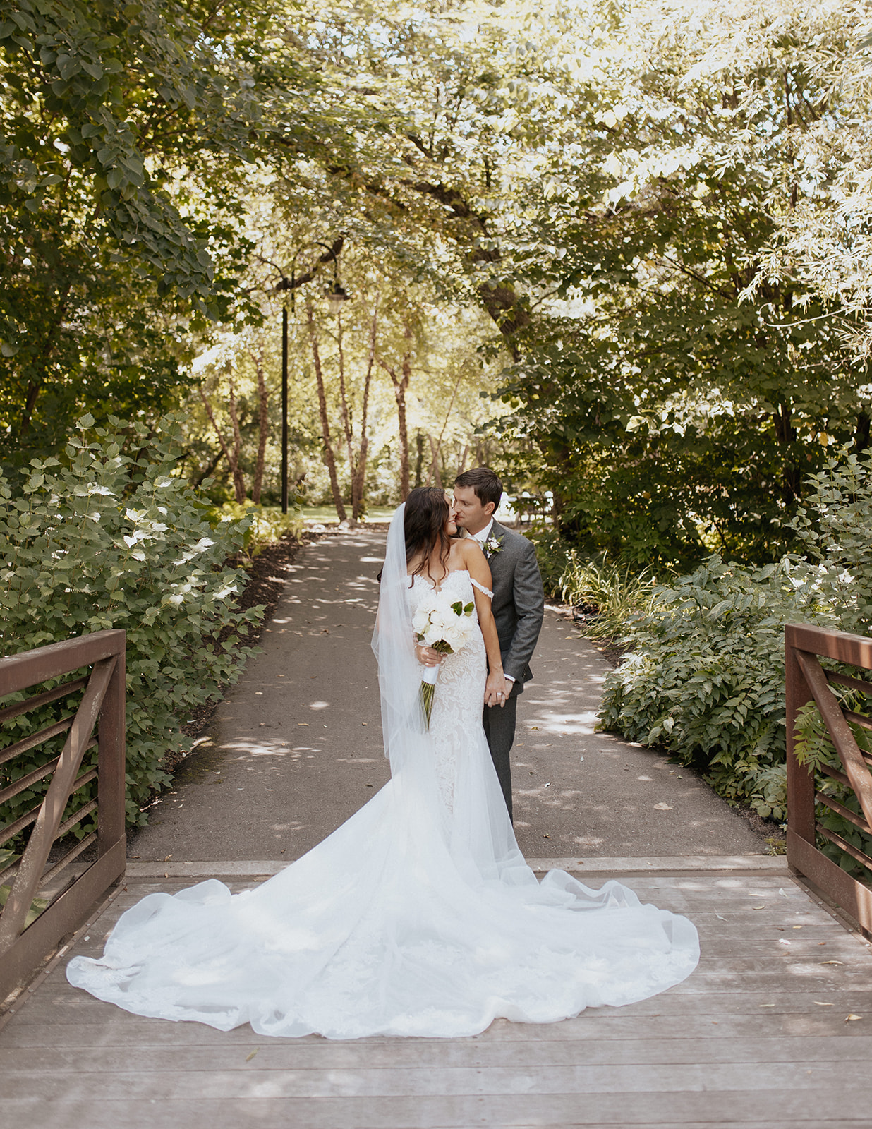 Outdoor ceremony at Chankaska Creek Ranch & Winery wedding venue